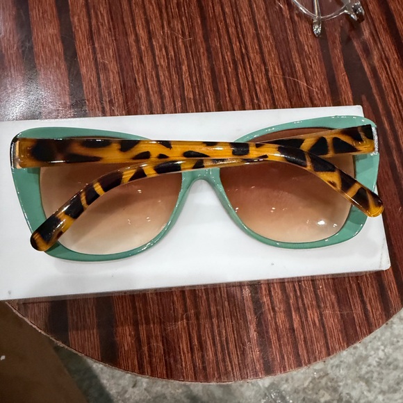 Unique Vintage Tortoise Shell Sunglasses‎ main image 6
